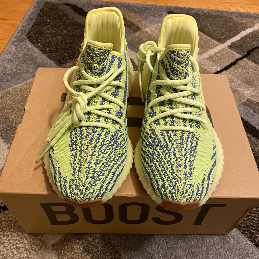 Yeezy boost 350 v2 semi frost
